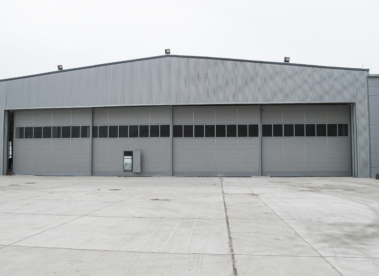 1654069379379458.jpg 通遼飛機(jī)庫門.jpg